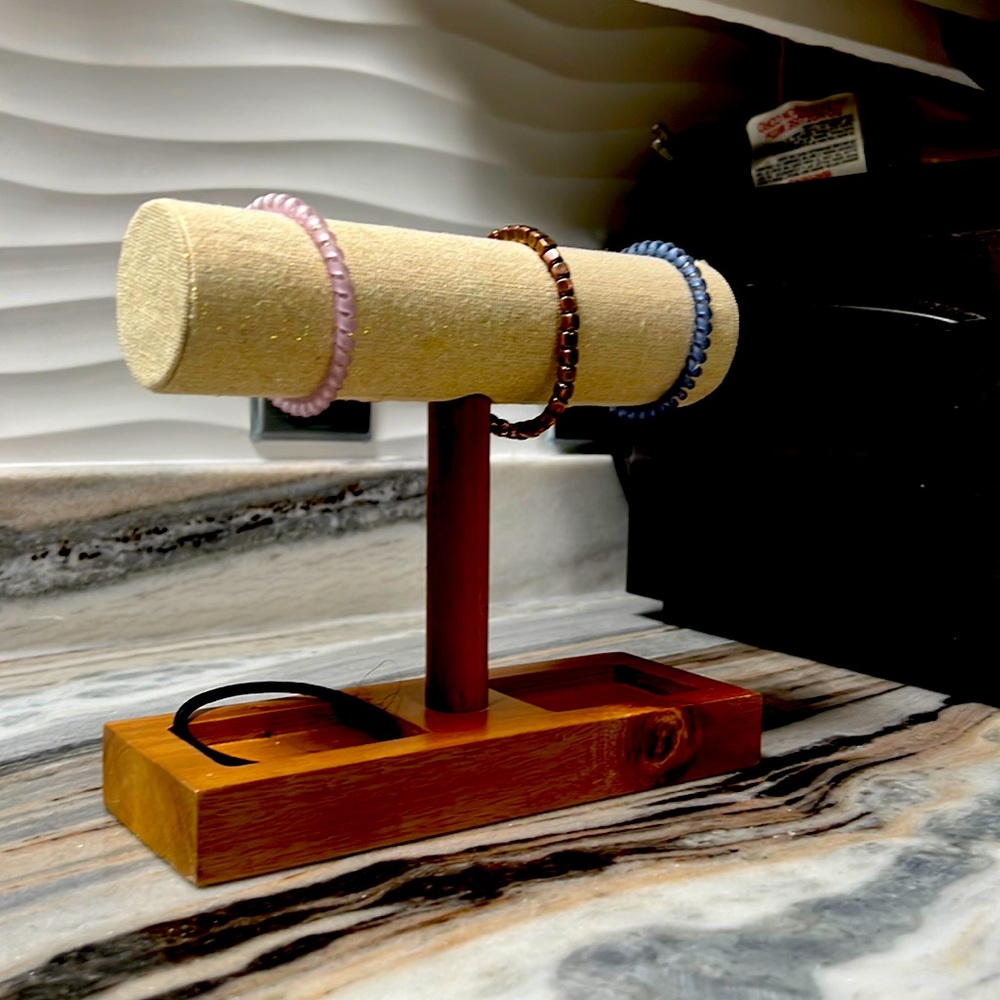 Bracelet holder